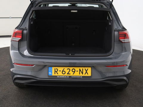 Volkswagen Golf 1.0 TSI Life | Carplay | Sfeerverlichting | Navigatie | Adaptive cruise | Full LED | Parkeerhulp | DAB | Climate control | Bluetooth