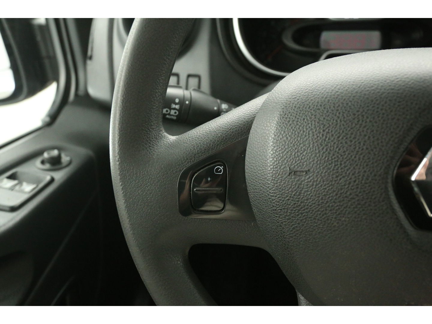 Renault Trafic 2.0 dCi T29 L2H1 Airco Camera Cruise Navigatie LED PDC 3 Persoons Elektrpakket