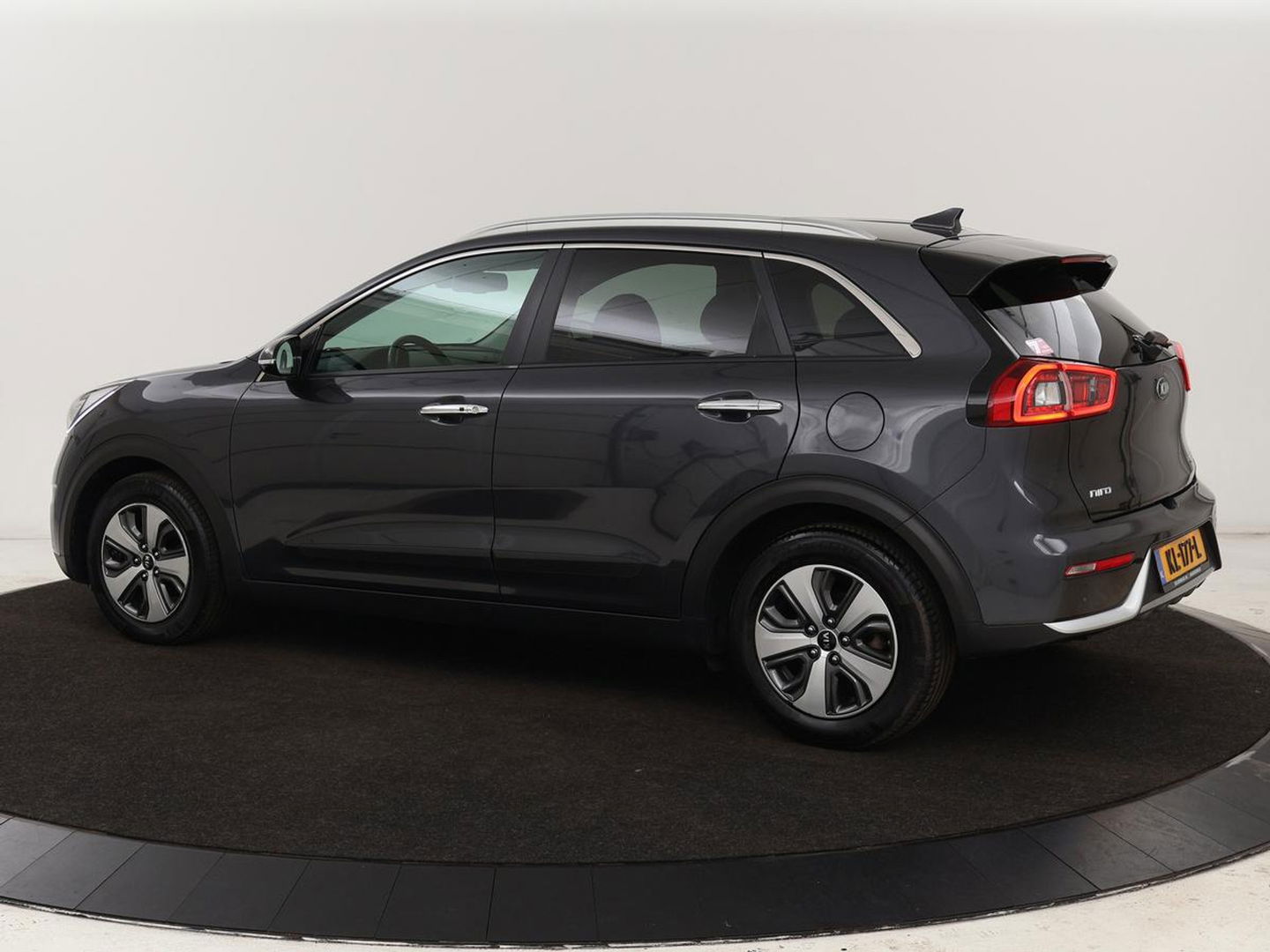 Kia Niro 1.6 GDi Hybrid BusinessLine | Leder | Stoel & stuurverwarming | Adaptive cruise | Camera | Carplay | Navigatie | Climate control | Keyless