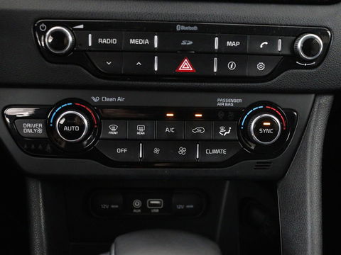 Kia Niro 1.6 GDi Hybrid BusinessLine | Leder | Stoel & stuurverwarming | Adaptive cruise | Camera | Carplay | Navigatie | Climate control | Keyless