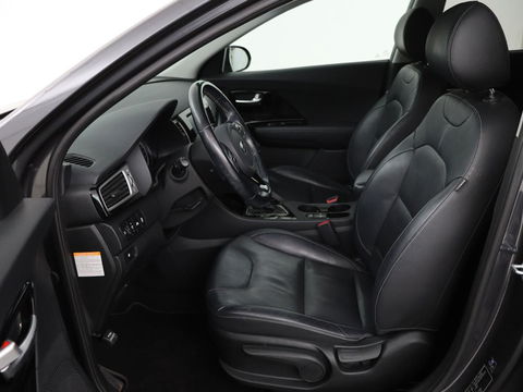 Kia Niro 1.6 GDi Hybrid BusinessLine | Leder | Stoel & stuurverwarming | Adaptive cruise | Camera | Carplay | Navigatie | Climate control | Keyless
