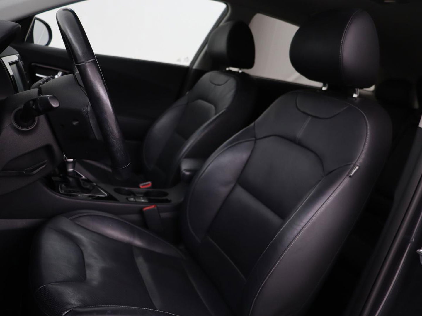 Kia Niro 1.6 GDi Hybrid BusinessLine | Leder | Stoel & stuurverwarming | Adaptive cruise | Camera | Carplay | Navigatie | Climate control | Keyless