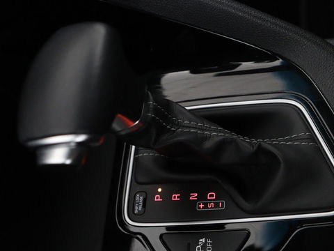 Kia Niro 1.6 GDi Hybrid BusinessLine | Leder | Stoel & stuurverwarming | Adaptive cruise | Camera | Carplay | Navigatie | Climate control | Keyless