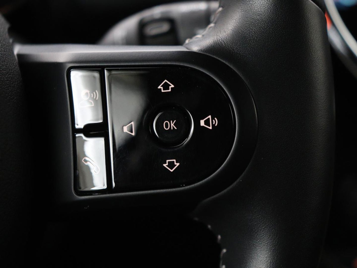 MINI Countryman 2.0 Cooper S E ALL4 Chili | Panoramadak | Leder | Stoel & stuurverwarming | Camera | Adaptive cruise | Memory | Keyless | Full LED | Navigatie