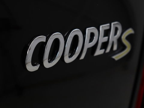 MINI Countryman 2.0 Cooper S E ALL4 Chili | Panoramadak | Leder | Stoel & stuurverwarming | Camera | Adaptive cruise | Memory | Keyless | Full LED | Navigatie