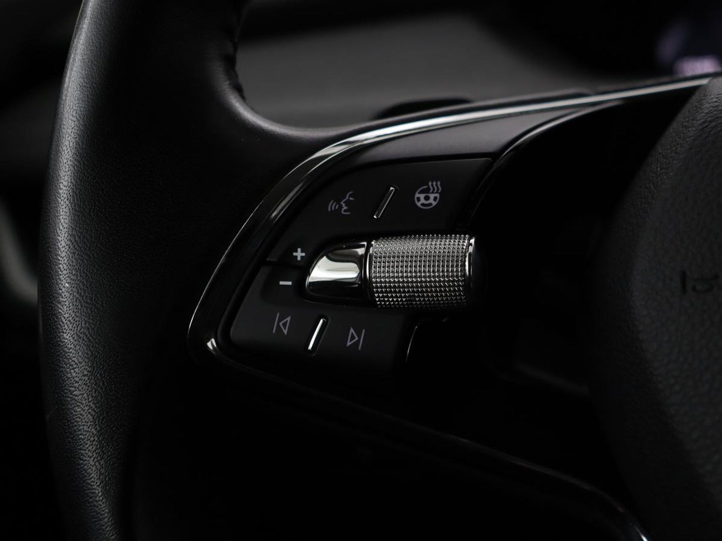 Škoda Enyaq iV 80 | Stoel & stuurverwarming | Carplay | Keyless | Navigatie | Camera | Half leder | Cruise control | Full LED | Parkeerhulp