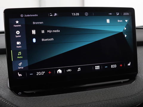 Škoda Enyaq iV 80 | Stoel & stuurverwarming | Carplay | Keyless | Navigatie | Camera | Half leder | Cruise control | Full LED | Parkeerhulp