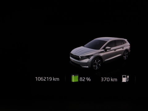 Škoda Enyaq iV 80 | Stoel & stuurverwarming | Carplay | Keyless | Navigatie | Camera | Half leder | Cruise control | Full LED | Parkeerhulp