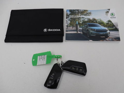 Škoda Enyaq iV 80 | Stoel & stuurverwarming | Carplay | Keyless | Navigatie | Camera | Half leder | Cruise control | Full LED | Parkeerhulp