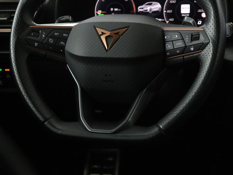 CUPRA Leon 1.4 e-Hybrid | Stoel & stuurverwarming | Camera | Adaptive cruise | Carplay | Navigatie | Sfeerverlichting | Keyless | Full LED | Sportstoelen | PHEV