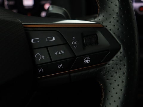CUPRA Leon 1.4 e-Hybrid | Stoel & stuurverwarming | Camera | Adaptive cruise | Carplay | Navigatie | Sfeerverlichting | Keyless | Full LED | Sportstoelen | PHEV