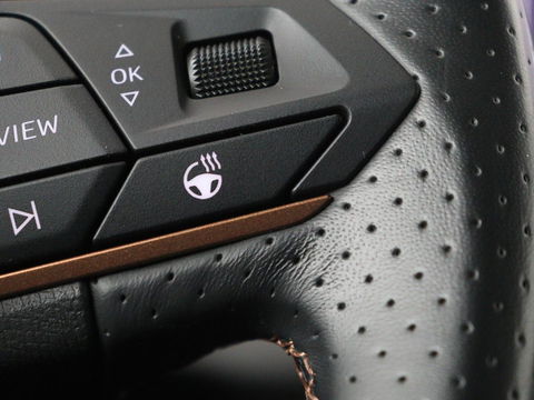 CUPRA Leon 1.4 e-Hybrid | Stoel & stuurverwarming | Camera | Adaptive cruise | Carplay | Navigatie | Sfeerverlichting | Keyless | Full LED | Sportstoelen | PHEV