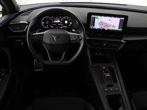 CUPRA Leon 1.4 e-Hybrid | Stoel & stuurverwarming | Camera | Adaptive cruise | Carplay | Navigatie | Sfeerverlichting | Keyless | Full LED | Sportstoelen | PHEV