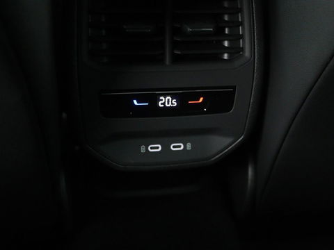 CUPRA Leon 1.4 e-Hybrid | Stoel & stuurverwarming | Camera | Adaptive cruise | Carplay | Navigatie | Sfeerverlichting | Keyless | Full LED | Sportstoelen | PHEV