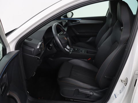CUPRA Leon 1.4 e-Hybrid | Stoel & stuurverwarming | Camera | Adaptive cruise | Carplay | Navigatie | Sfeerverlichting | Keyless | Full LED | Sportstoelen | PHEV