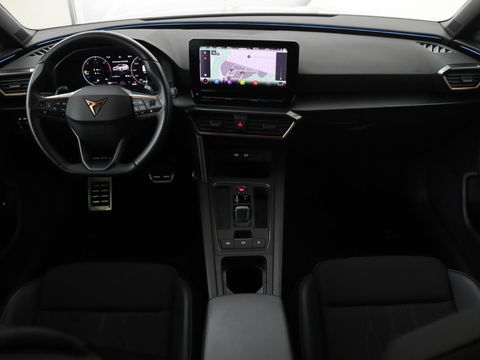 CUPRA Leon 1.4 e-Hybrid | Stoel & stuurverwarming | Camera | Adaptive cruise | Carplay | Navigatie | Sfeerverlichting | Keyless | Full LED | Sportstoelen | PHEV