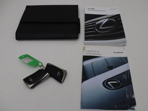 Lexus ES 300h Comfort Line | Schuifdak | Leder | Stoelverwarming | Adaptive cruise | Carplay | Camera | Memory | Keyless | Full LED