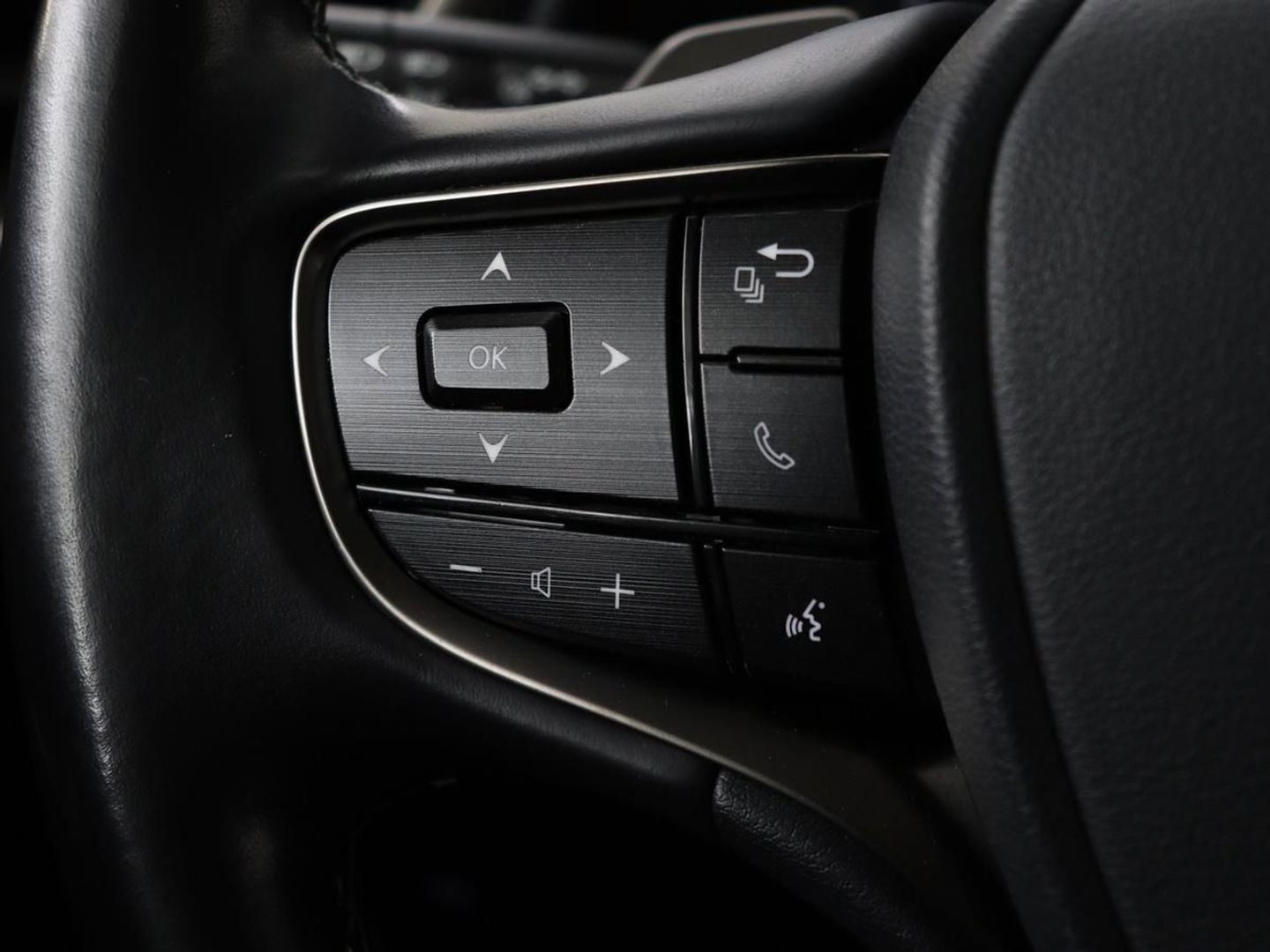 Lexus ES 300h Comfort Line | Schuifdak | Leder | Stoelverwarming | Adaptive cruise | Carplay | Camera | Memory | Keyless | Full LED