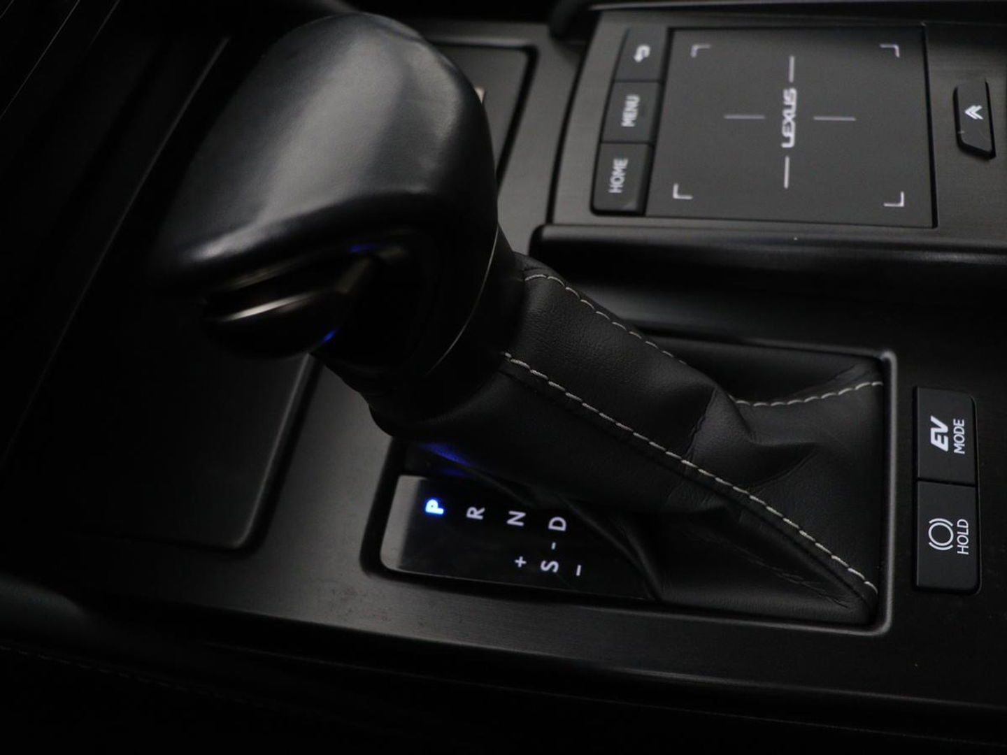Lexus ES 300h Comfort Line | Schuifdak | Leder | Stoelverwarming | Adaptive cruise | Carplay | Camera | Memory | Keyless | Full LED