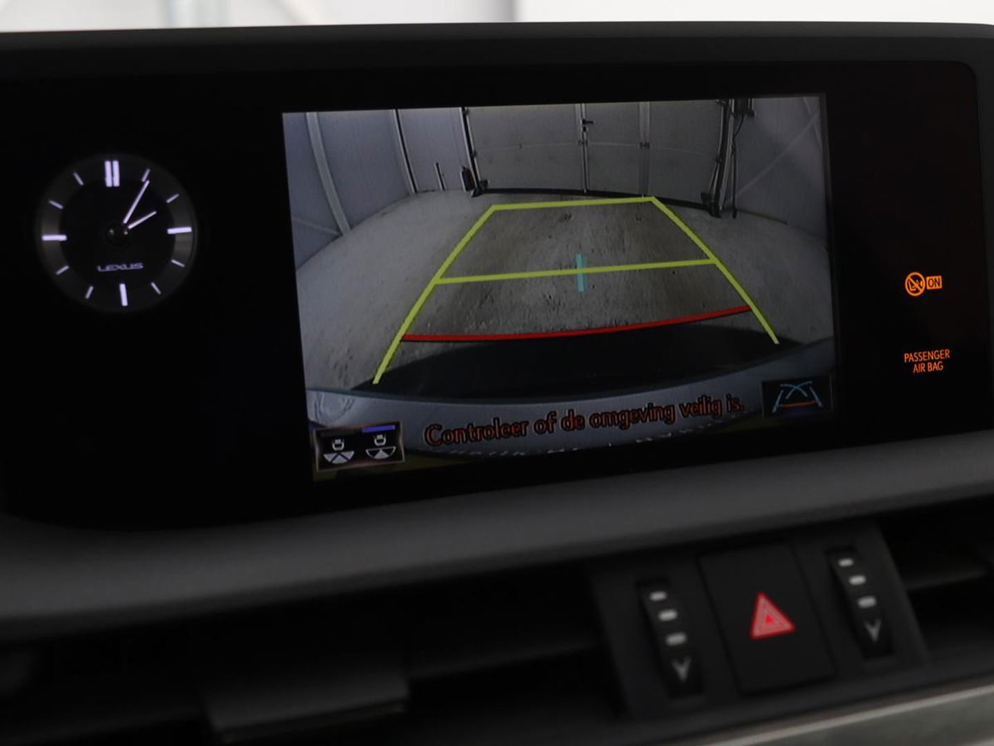 Lexus ES 300h Comfort Line | Schuifdak | Leder | Stoelverwarming | Adaptive cruise | Carplay | Camera | Memory | Keyless | Full LED