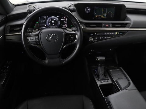 Lexus ES 300h Comfort Line | Schuifdak | Leder | Stoelverwarming | Adaptive cruise | Carplay | Camera | Memory | Keyless | Full LED