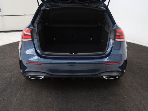 Mercedes-Benz A-Klasse 180 Business Solution AMG | Panoramadak | Stoelverwarming | Carplay | Leder/Alcantara | Camera | Widescreen | Full LED