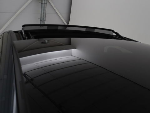 Mercedes-Benz A-Klasse 180 Business Solution AMG | Panoramadak | Stoelverwarming | Carplay | Leder/Alcantara | Camera | Widescreen | Full LED