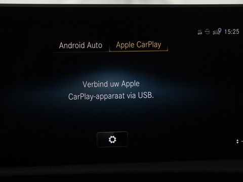 Mercedes-Benz A-Klasse 180 Business Solution AMG | Panoramadak | Stoelverwarming | Carplay | Leder/Alcantara | Camera | Widescreen | Full LED