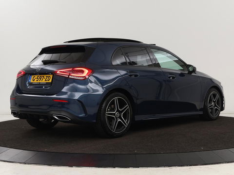 Mercedes-Benz A-Klasse 180 Business Solution AMG | Panoramadak | Stoelverwarming | Carplay | Leder/Alcantara | Camera | Widescreen | Full LED
