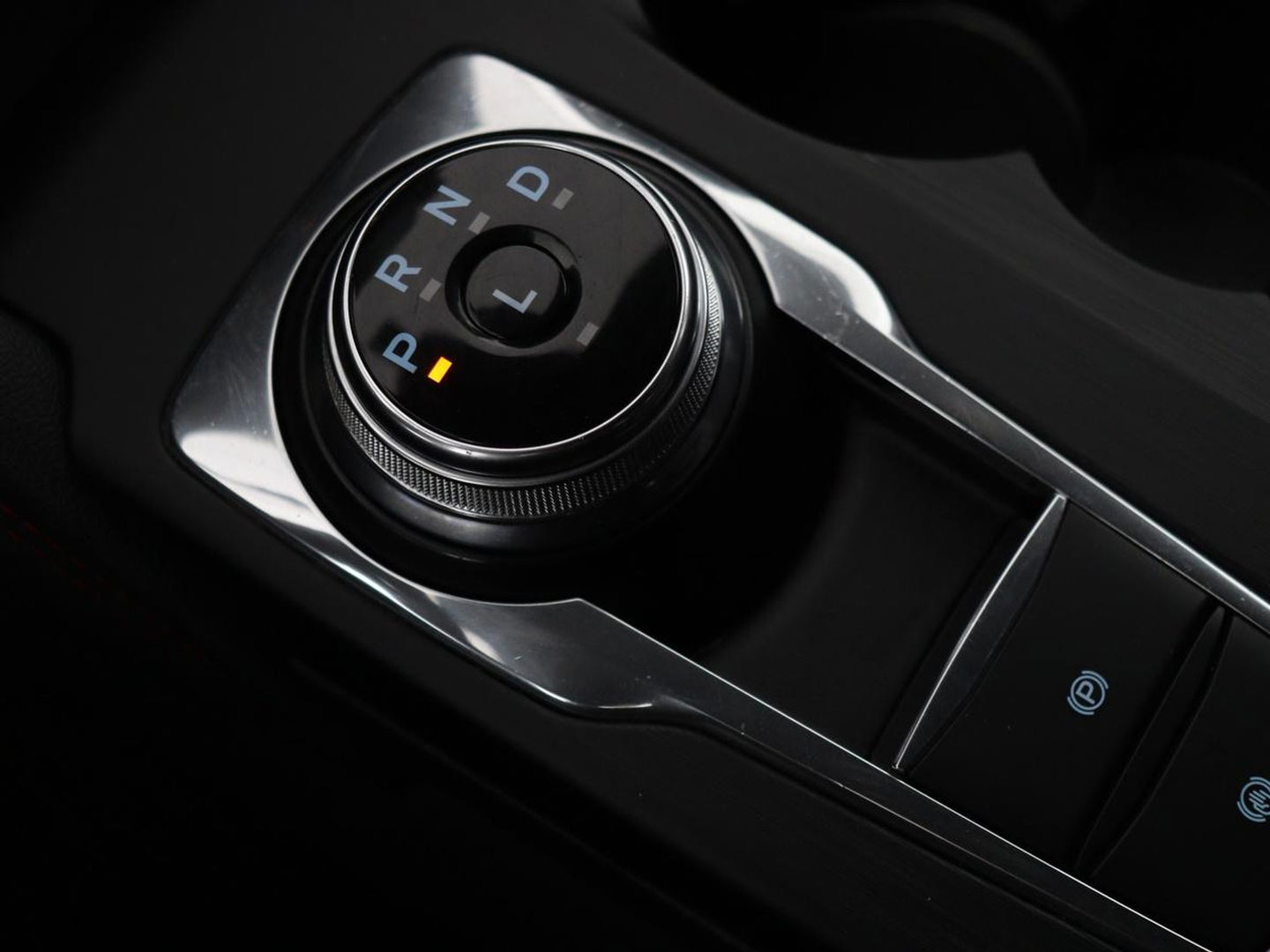 Ford Kuga 2.5 PHEV ST-Line X | Panoramadak | Trekhaak | Stoel & stuurverwarming | Head-Up | Adaptive cruise | Camera | Carplay | Achterbankverwarming | Half leder | Navigatie