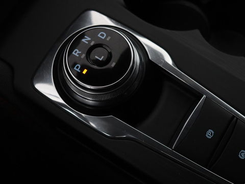 Ford Kuga 2.5 PHEV ST-Line X | Panoramadak | Trekhaak | Stoel & stuurverwarming | Head-Up | Adaptive cruise | Camera | Carplay | Achterbankverwarming | Half leder | Navigatie