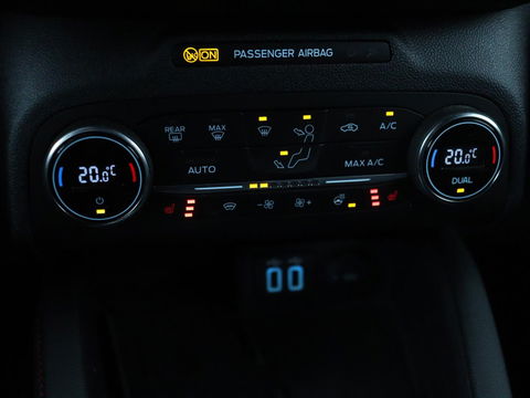 Ford Kuga 2.5 PHEV ST-Line X | Panoramadak | Trekhaak | Stoel & stuurverwarming | Head-Up | Adaptive cruise | Camera | Carplay | Achterbankverwarming | Half leder | Navigatie