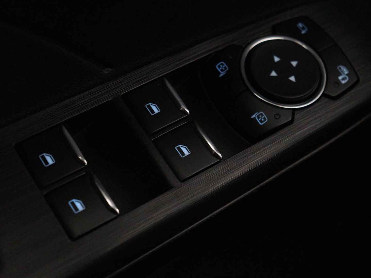 Ford Kuga 2.5 PHEV ST-Line X | Panoramadak | Trekhaak | Stoel & stuurverwarming | Head-Up | Adaptive cruise | Camera | Carplay | Achterbankverwarming | Half leder | Navigatie
