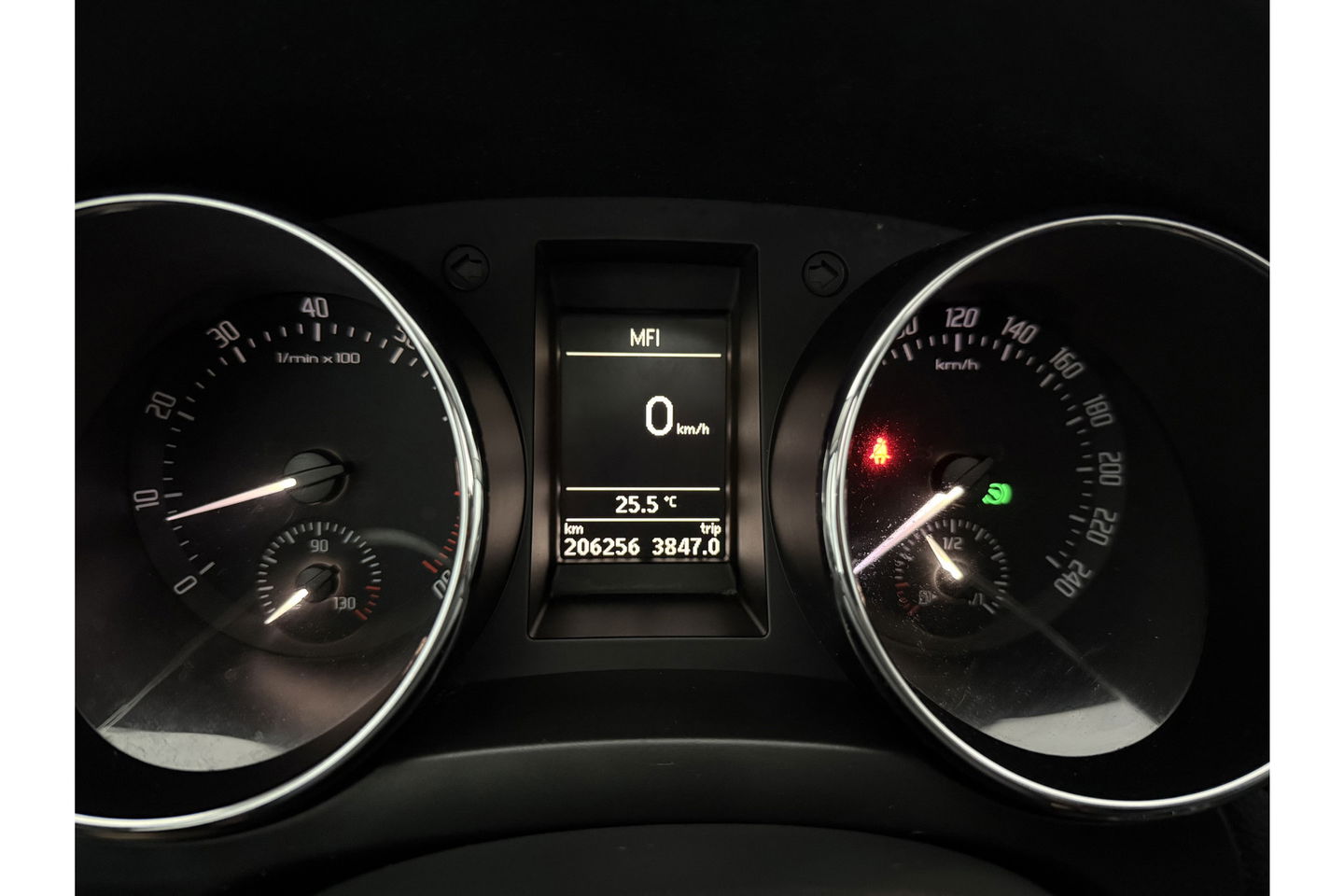 Škoda Yeti 1.2 TSI Active Plus | APK tot 10-2025 | Pano Airco Cruise Trekhaak PDC 16"LMV