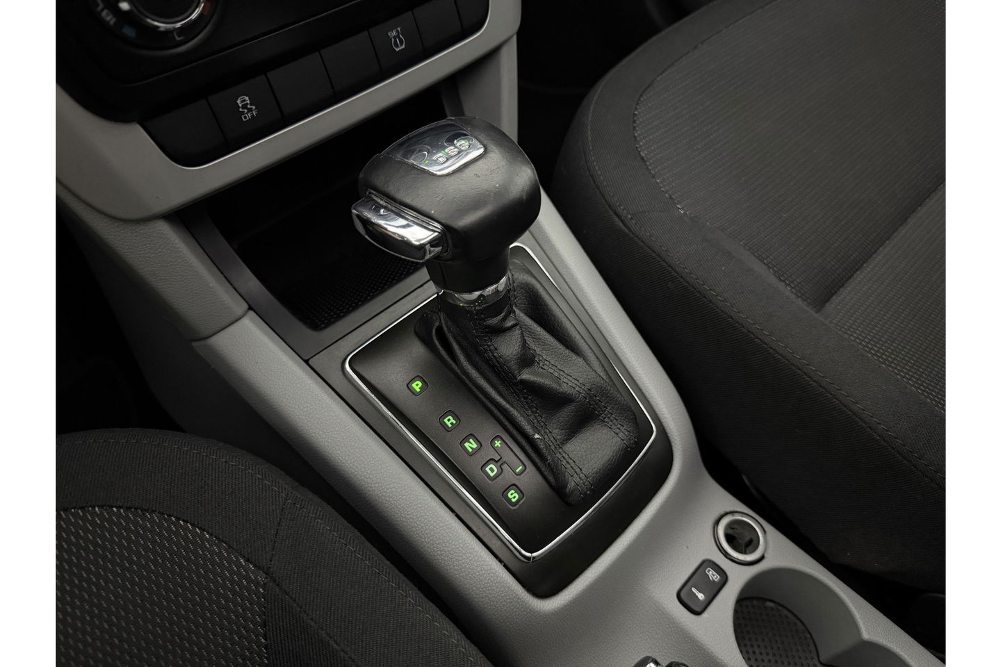 Škoda Yeti 1.2 TSI Active Plus | APK tot 10-2025 | Pano Airco Cruise Trekhaak PDC 16"LMV