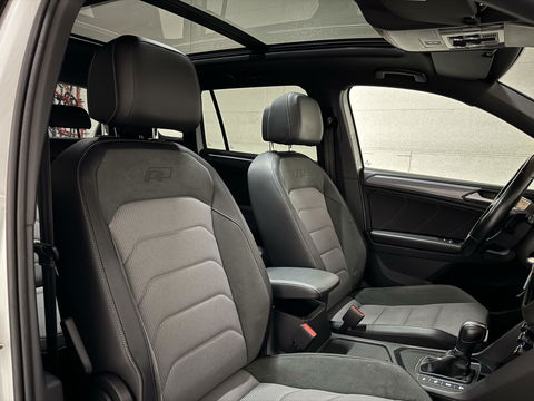 Volkswagen Tiguan 1.5 TSI R-Line Black Edition Pano Virtual Trekh. NAP