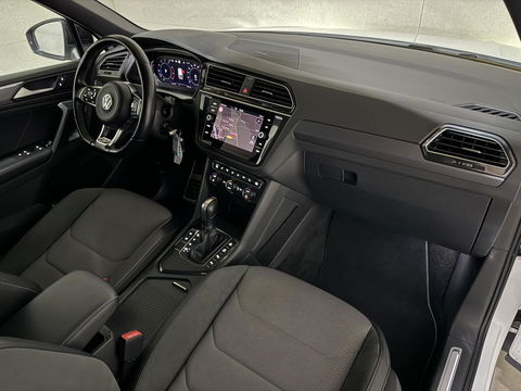 Volkswagen Tiguan 1.5 TSI R-Line Black Edition Pano Virtual Trekh. NAP