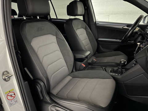 Volkswagen Tiguan 1.5 TSI R-Line Black Edition Pano Virtual Trekh. NAP