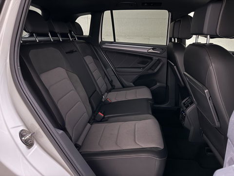 Volkswagen Tiguan 1.5 TSI R-Line Black Edition Pano Virtual Trekh. NAP