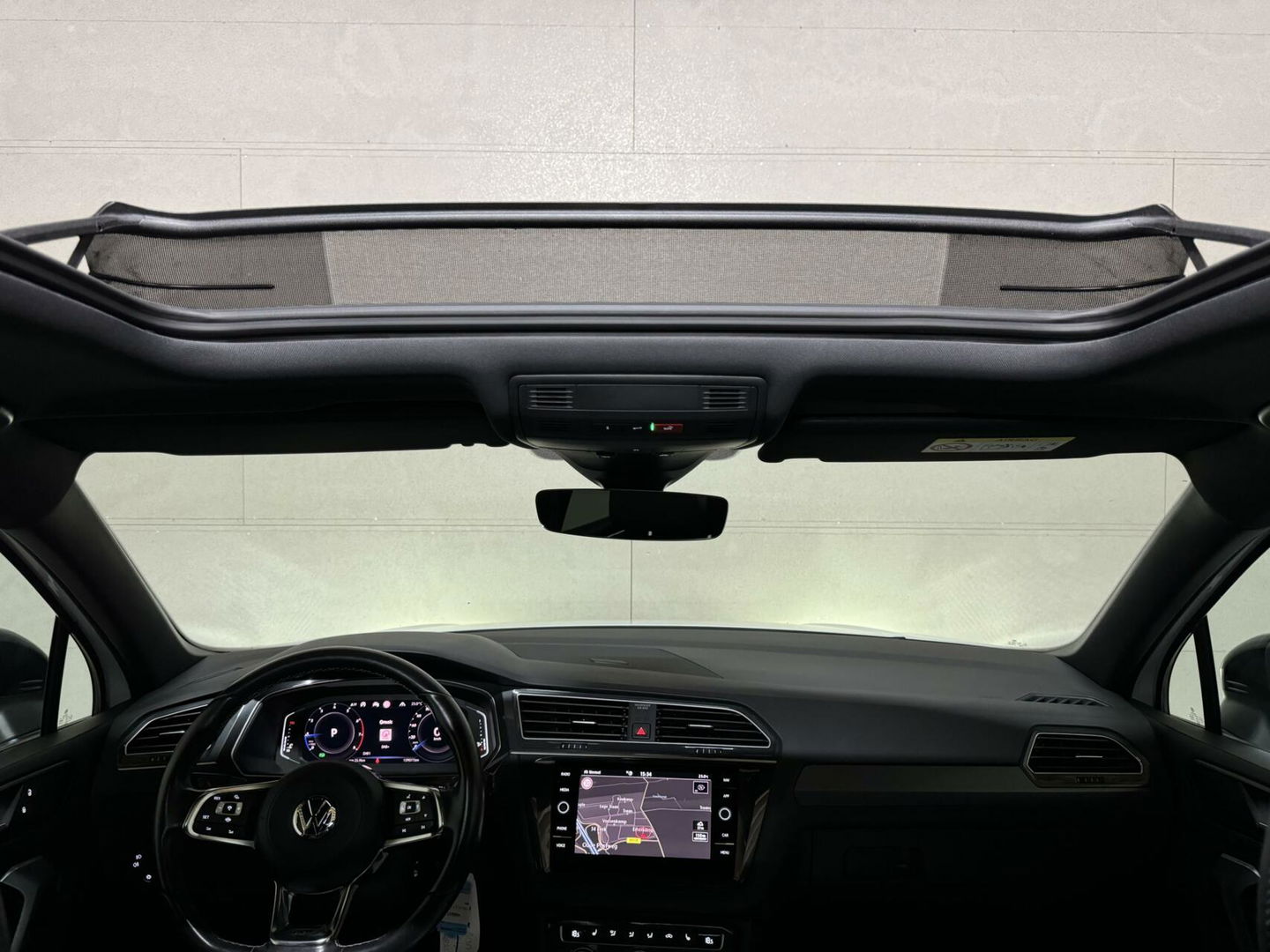 Volkswagen Tiguan 1.5 TSI R-Line Black Edition Pano Virtual Trekh. NAP