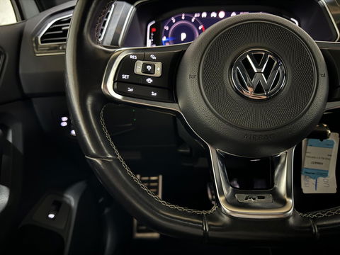 Volkswagen Tiguan 1.5 TSI R-Line Black Edition Pano Virtual Trekh. NAP