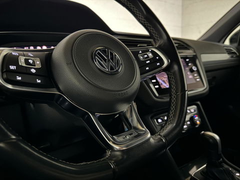 Volkswagen Tiguan 1.5 TSI R-Line Black Edition Pano Virtual Trekh. NAP