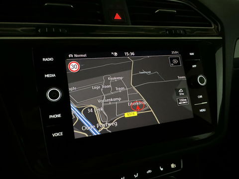Volkswagen Tiguan 1.5 TSI R-Line Black Edition Pano Virtual Trekh. NAP