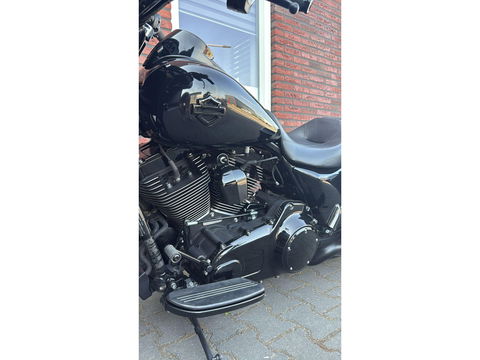 Harley Davidson 103 FLHXS Street Glide Blackout CVO Streetglide