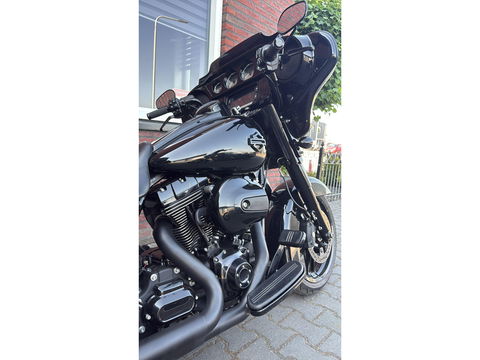 Harley Davidson 103 FLHXS Street Glide Blackout CVO Streetglide