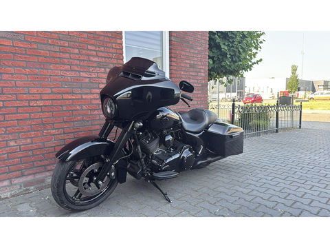 Harley Davidson 103 FLHXS Street Glide Blackout CVO Streetglide