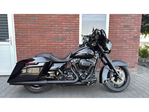 Harley Davidson 103 FLHXS Street Glide Blackout CVO Streetglide