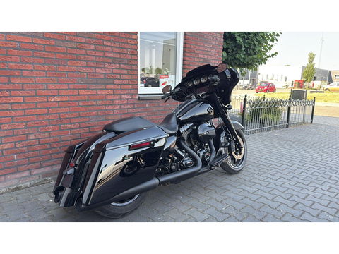 Harley Davidson 103 FLHXS Street Glide Blackout CVO Streetglide
