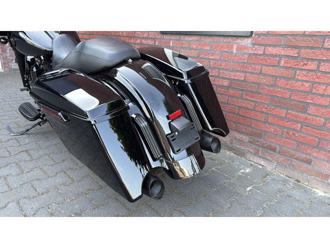 Harley Davidson 103 FLHXS Street Glide Blackout CVO Streetglide