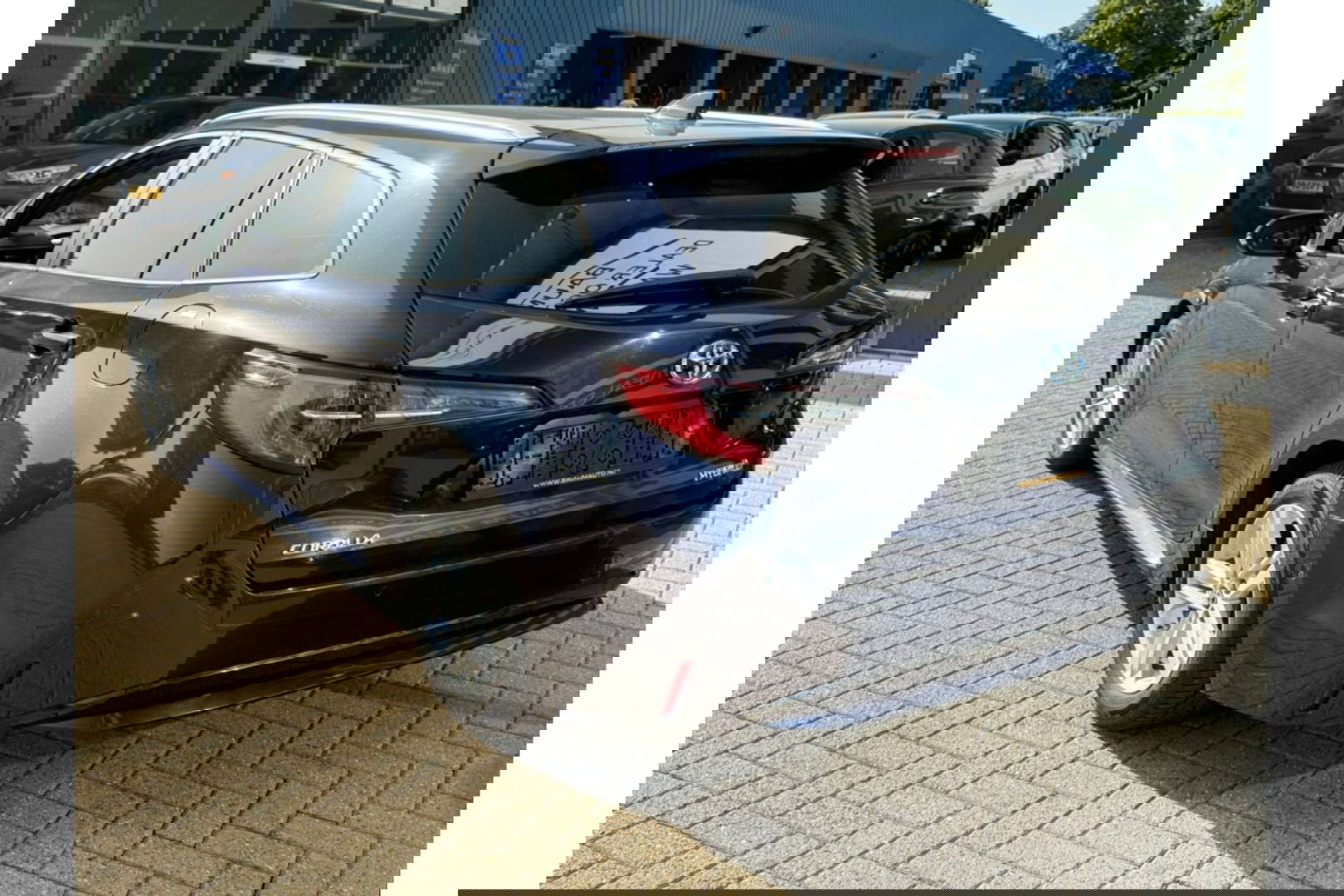 Toyota Corolla 1.8 HYBRID 122PK SPORTS AUTOMAAT NAVI PDC SMART SAFETY+